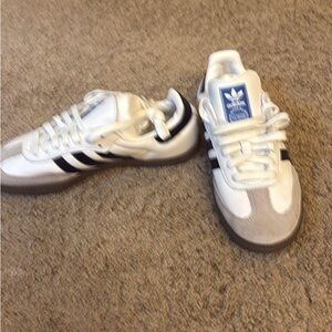 Authentic Adidas White and Black Sneakers with Blue Logo men 5.5/womens 6.5/7
